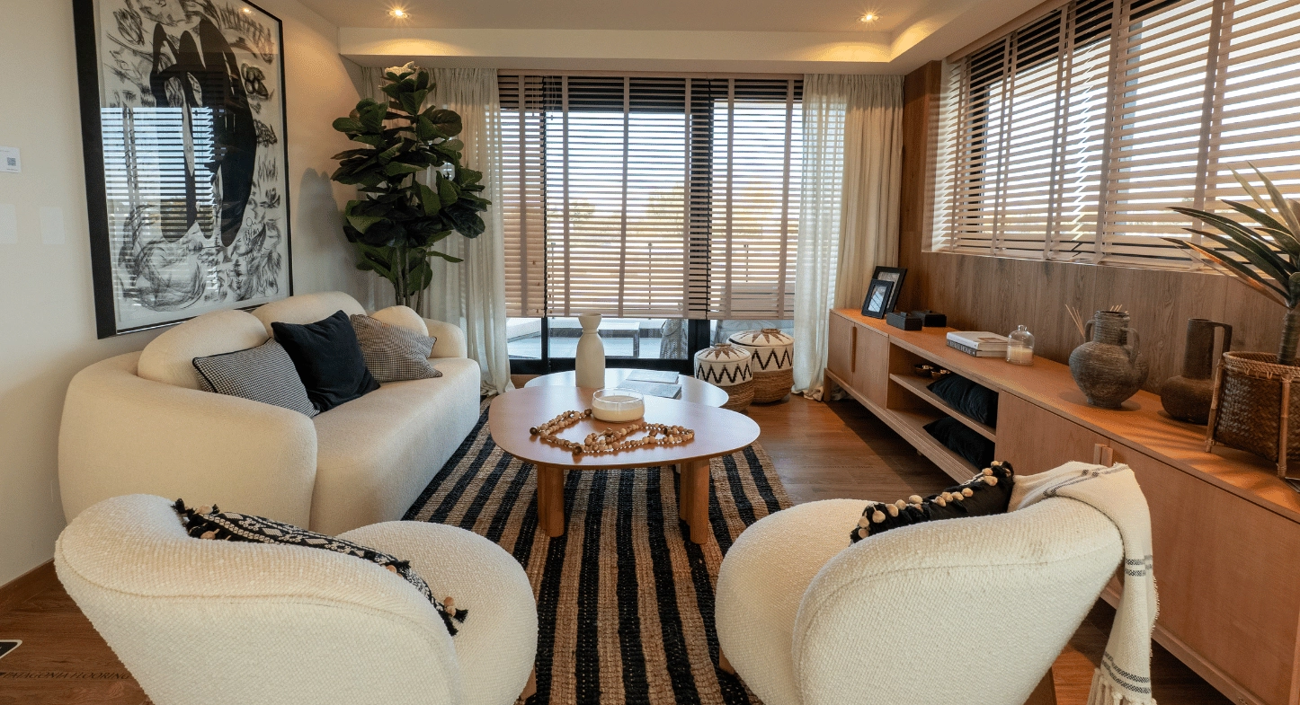 Hunter Douglas presente en Experiencia Living 2025 3 cortinas horizontales de madera de bambupng optimized