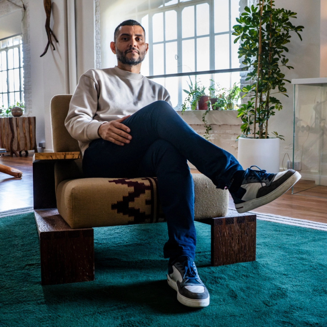 El Diseñador Cristian Mohaded renueva su estudio en Villa Crespo y elige cortinas de Hunter Douglas 1 disenador industrial y artista cristian mohadedpng optimized